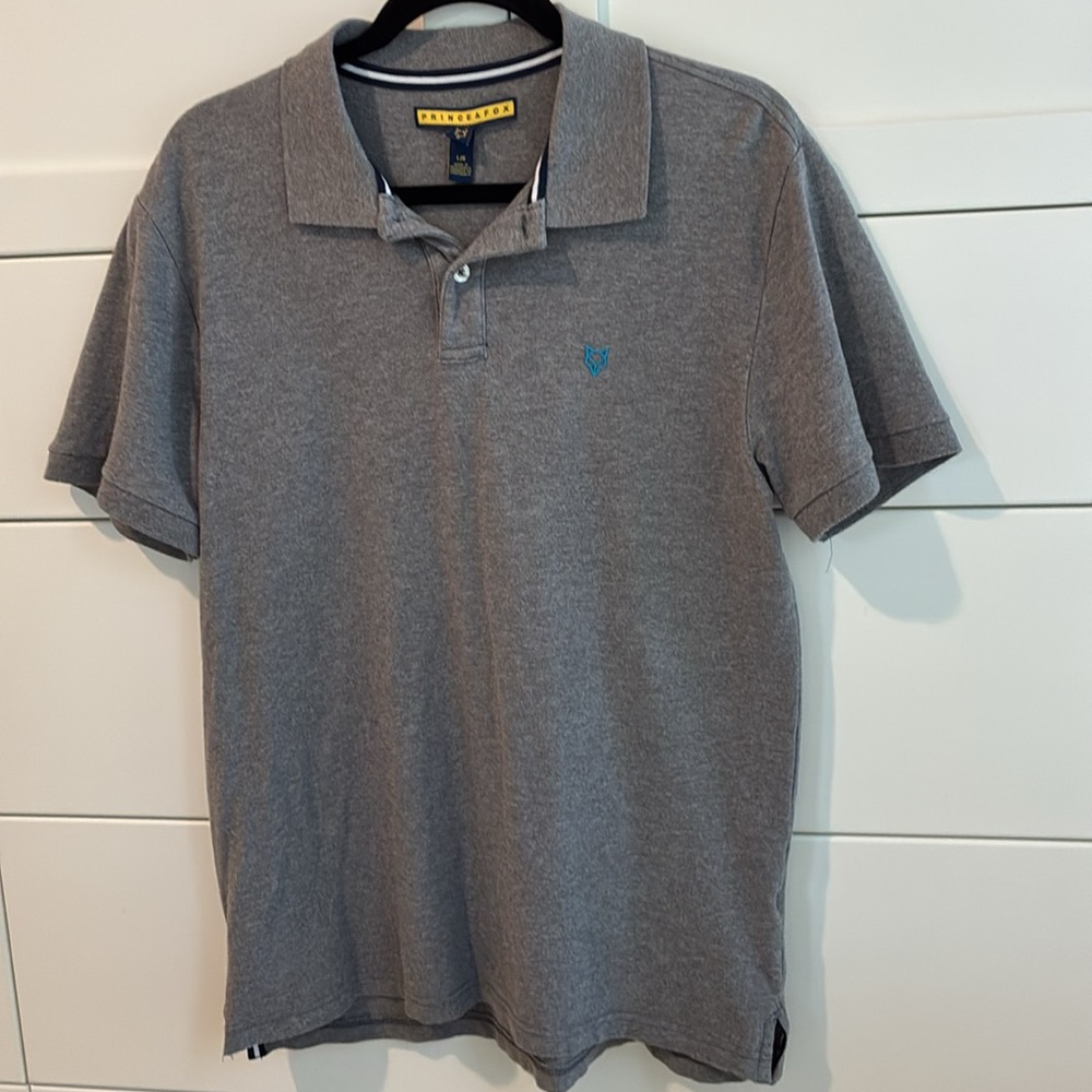 Prince & Fox polo shirt
Short sleeves 
Size L men’s